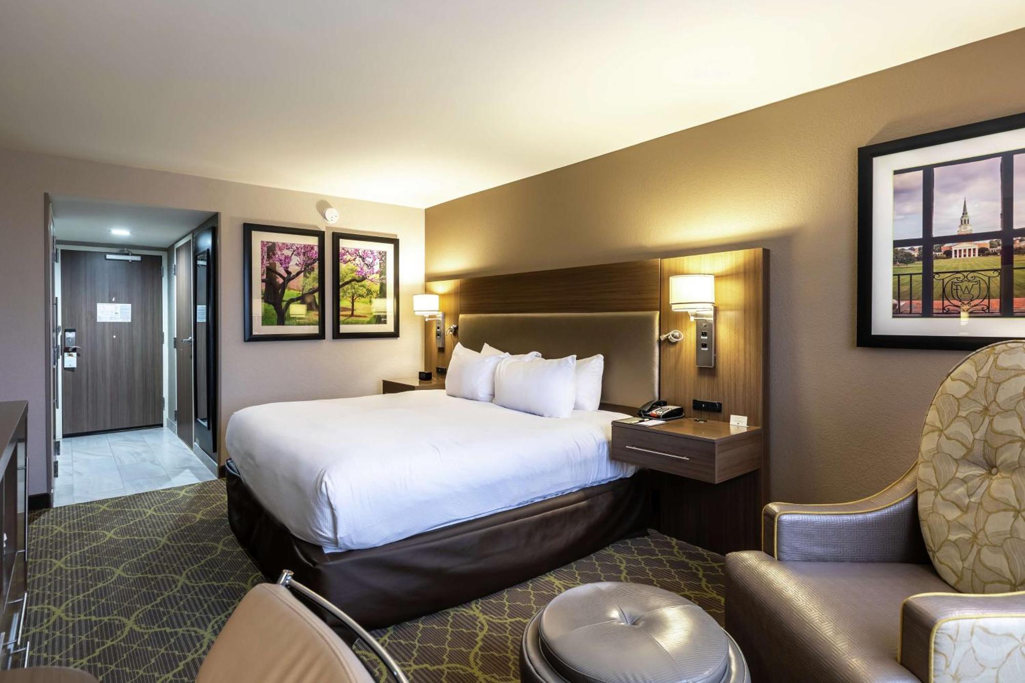 Doubletree By Hilton Winston Salem - University, Nc Экстерьер фото