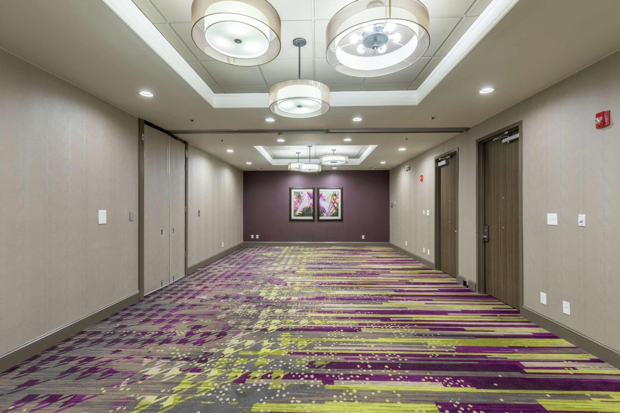 Doubletree By Hilton Winston Salem - University, Nc Экстерьер фото