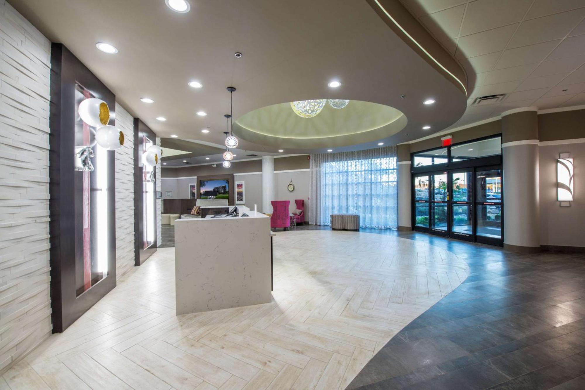 Doubletree By Hilton Winston Salem - University, Nc Экстерьер фото
