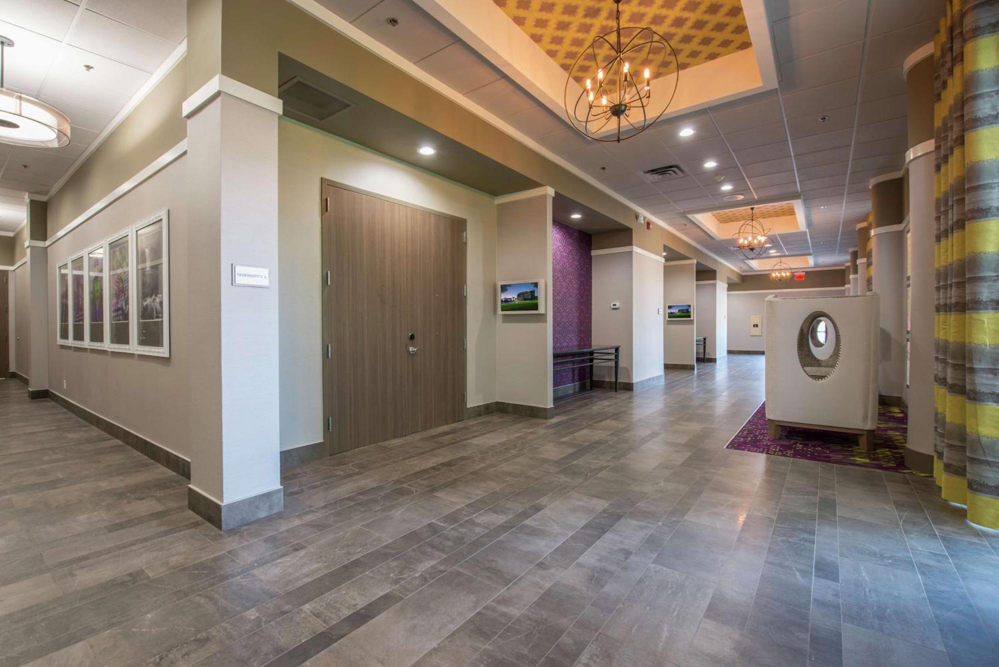Doubletree By Hilton Winston Salem - University, Nc Экстерьер фото
