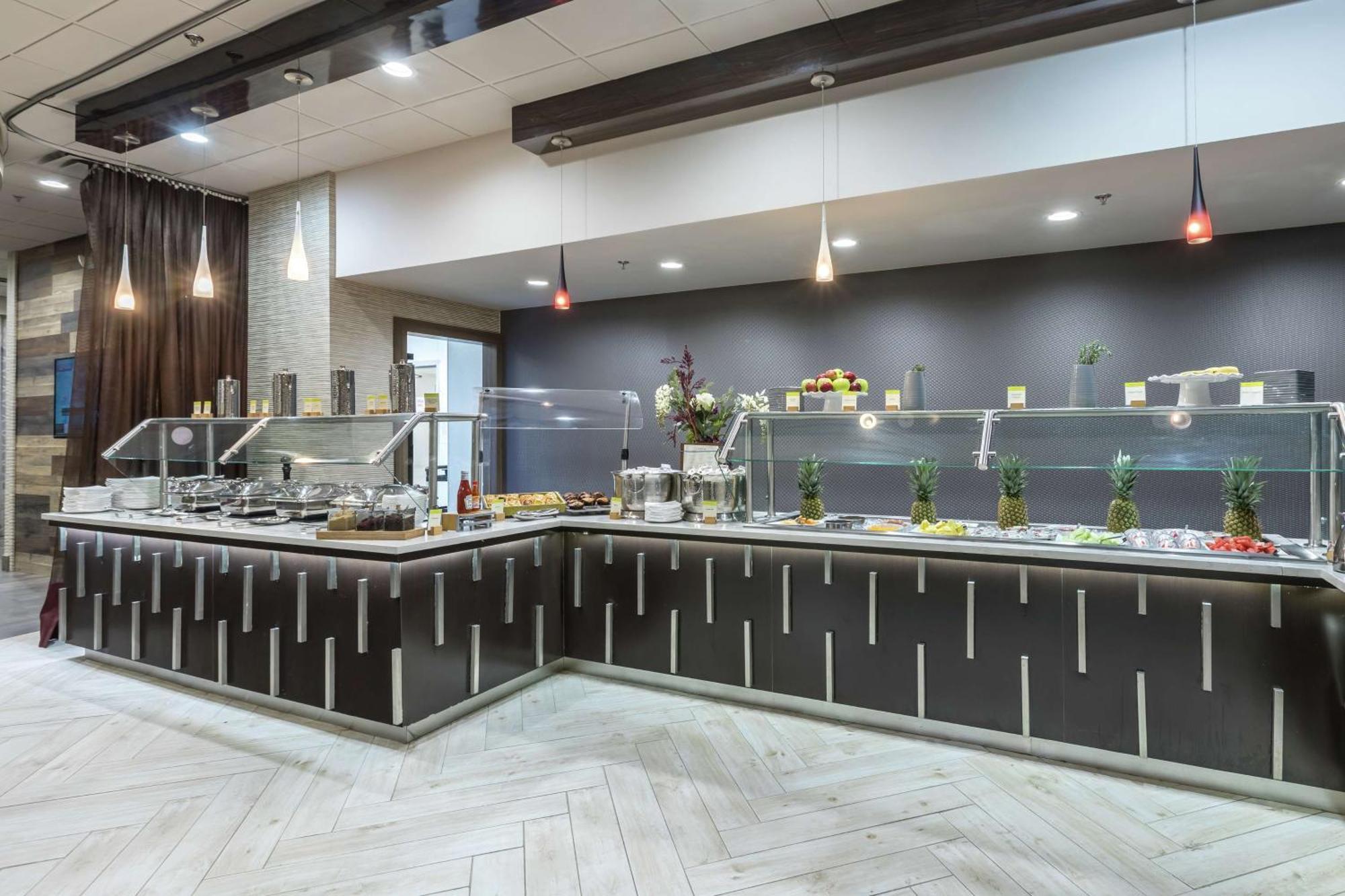 Doubletree By Hilton Winston Salem - University, Nc Экстерьер фото
