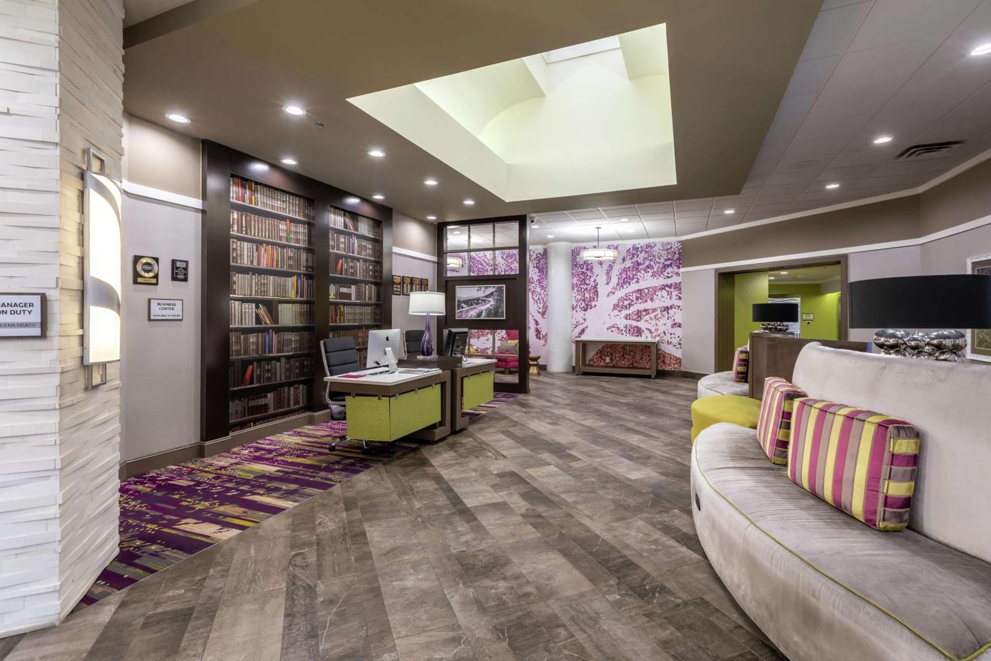 Doubletree By Hilton Winston Salem - University, Nc Экстерьер фото