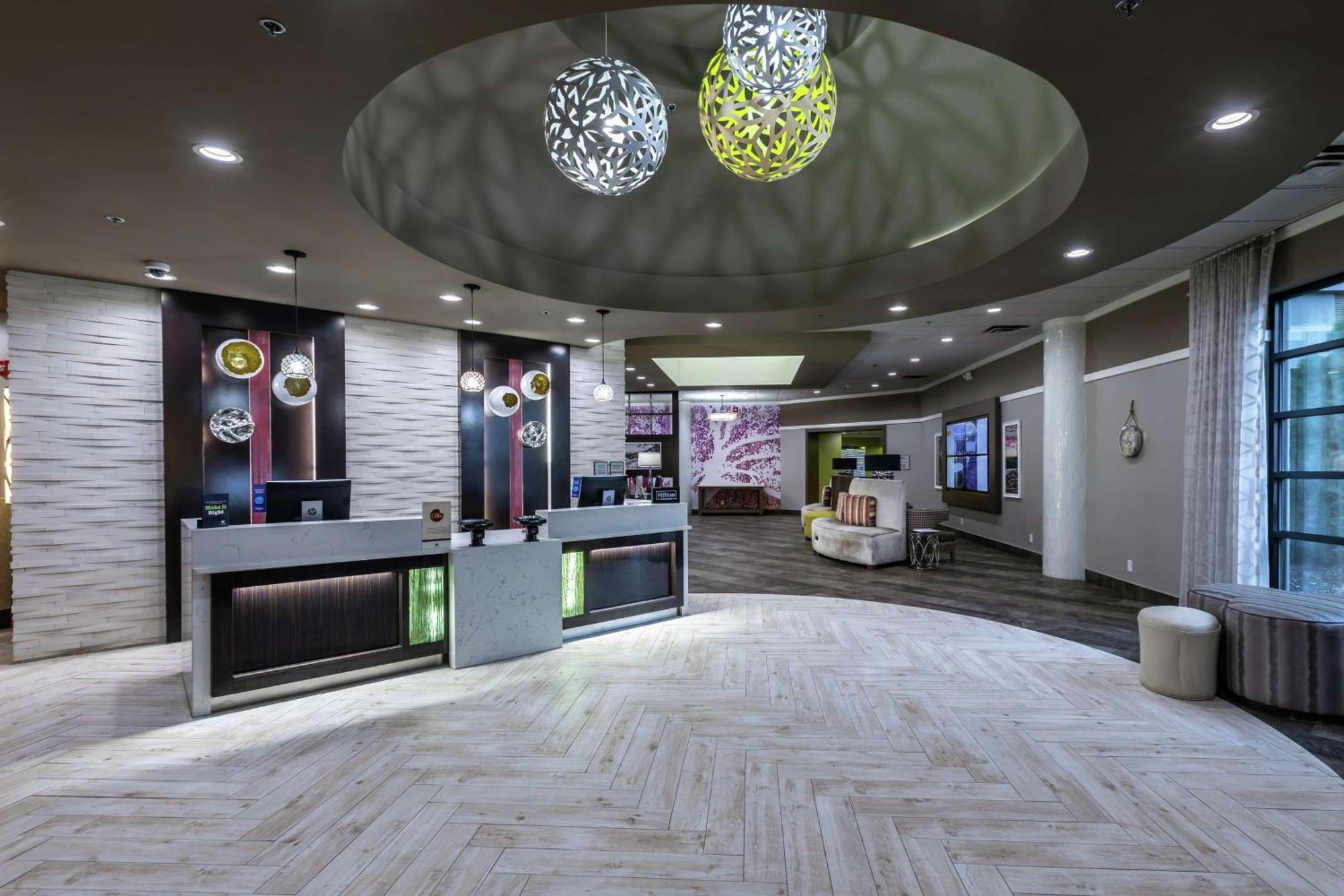Doubletree By Hilton Winston Salem - University, Nc Экстерьер фото
