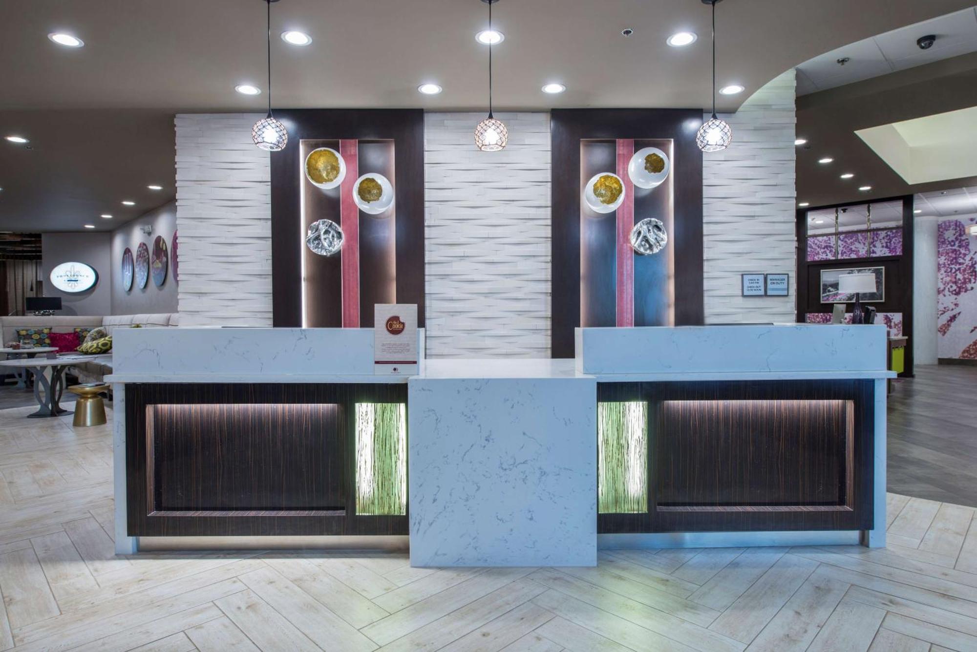 Doubletree By Hilton Winston Salem - University, Nc Экстерьер фото