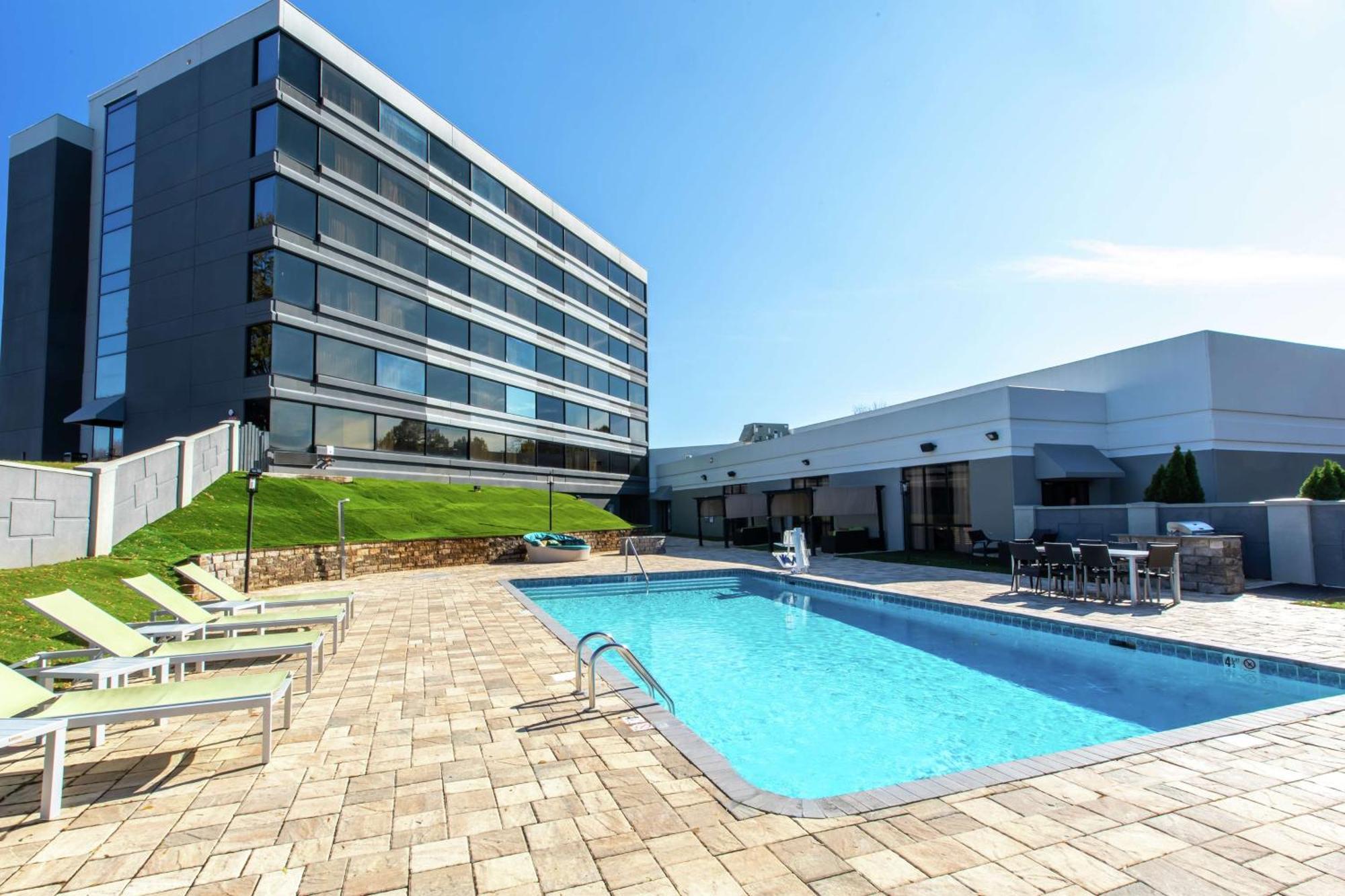 Doubletree By Hilton Winston Salem - University, Nc Экстерьер фото