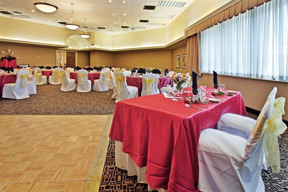Doubletree By Hilton Winston Salem - University, Nc Ресторан фото